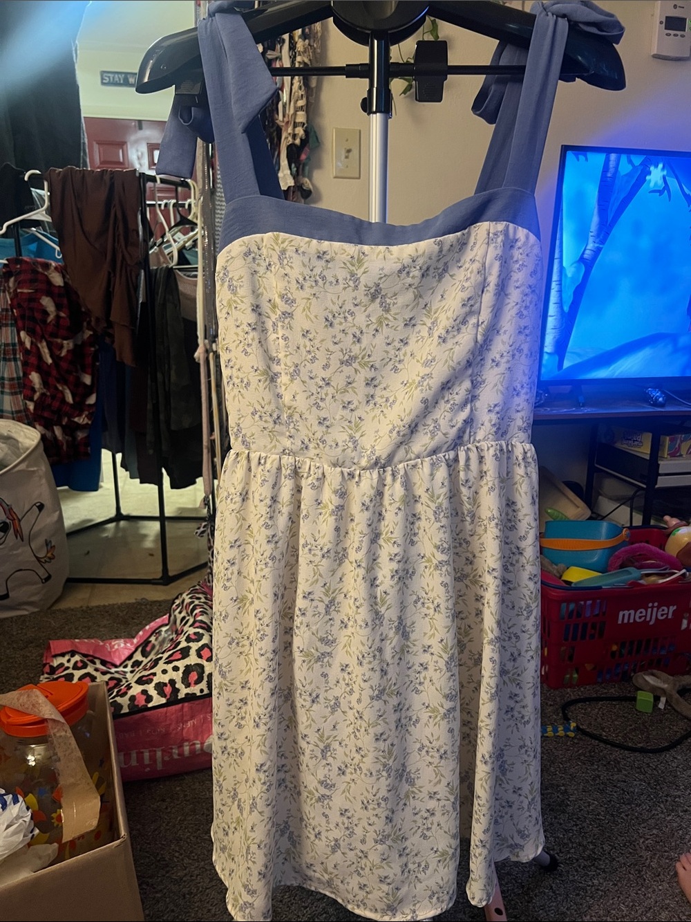 Sienna Sky Blue and White Floral Tie-Shoulder Midi Dress